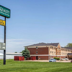 Quality Inn & Suites Davenport Near I-80
