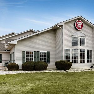 Econo Lodge Inn & Suites