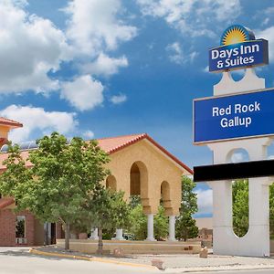 Days Inn & Suites By Wyndham Red Rock-Gallup
