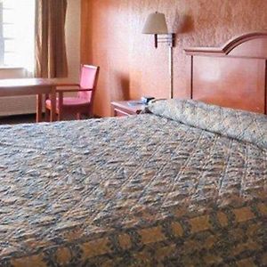 Rodeway Inn Forsyth