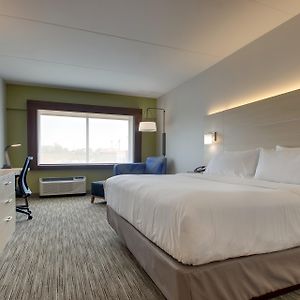 King Suite Hearing accessible
