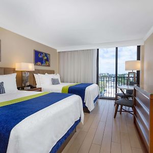 Queen Room Mobility or hearing accessible