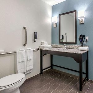 Queen Room Mobility accessible