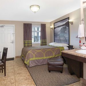 Queen Room Mobility accessible