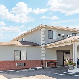 Super 8 By Wyndham Poplar Bluff Missouri