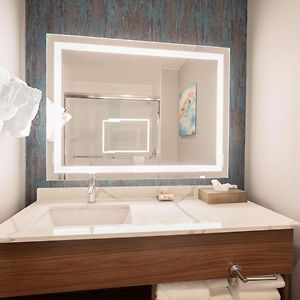 King Suite Mobility accessible