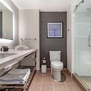 Queen Suite Mobility accessible