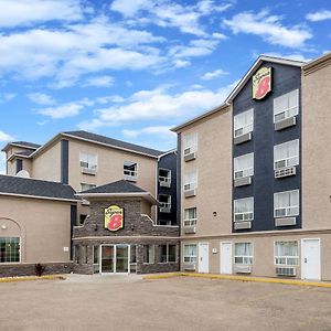 Super 8 By Wyndham Grande Prairie