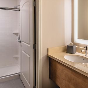 One-Bedroom King Suite