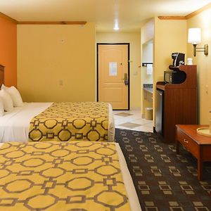 Queen Room Mobility accessible