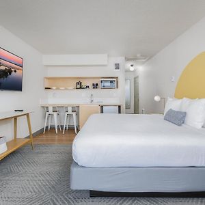 Deluxe One-Bedroom Suite