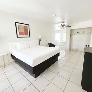 Deluxe King Studio