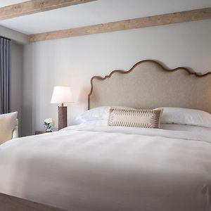 Premier King Room