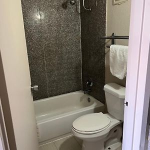 Deluxe Queen Suite