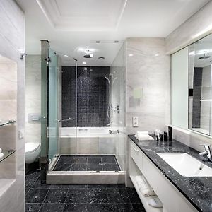 Superior Atrium King Room