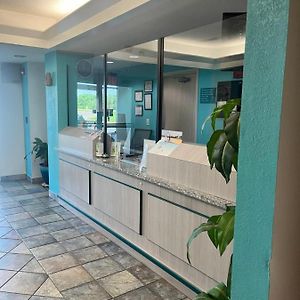 Howard Johnson By Wyndham Clarksville Tennessee