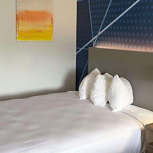 King Room Mobility accessible