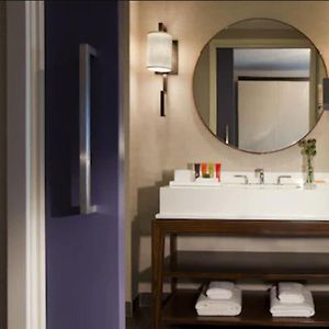Upper Floors King Room