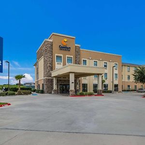 Comfort Inn & Suites Victoria North