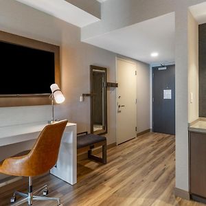 King Suite Mobility accessible