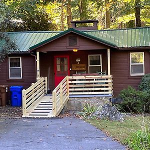 Cozy Cabin Pet Friendly Ada Compatible
