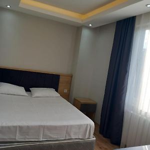 Budget King Room