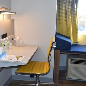 Queen Room Mobility accessible