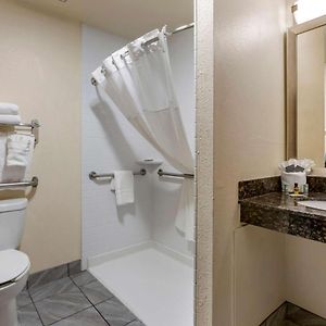 Queen Room Mobility accessible