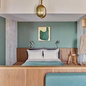 One-Bedroom Rooftop Suite