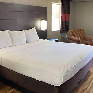 Days Inn By Wyndham Tupelo