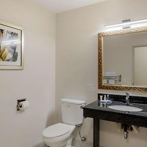 King Suite Mobility accessible