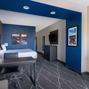 King Suite Mobility accessible