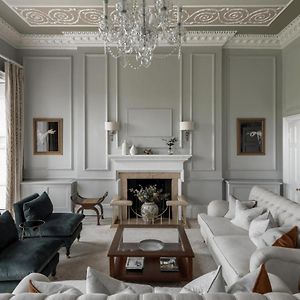 Luxury King Suite
