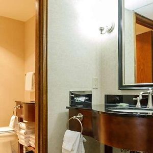 Premium Queen Room
