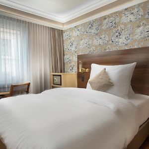 Cozy Queen Room