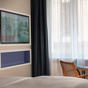 Cozy Twin Room