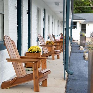 Al & Sally'S Motel