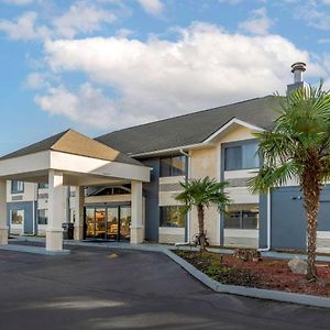 Comfort Inn & Suites - Near Robins Air Force Base Main Gate