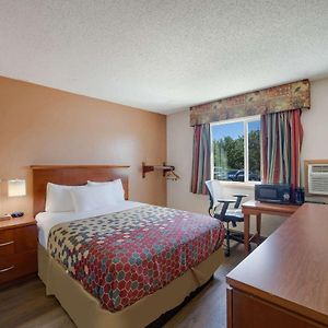 Queen Room Mobility accessible