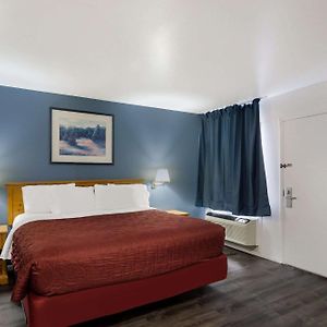 Rodeway Inn & Suites Sidney Historic Downtown I-80