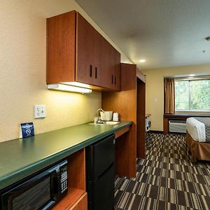 Queen Room Mobility or hearing accessible