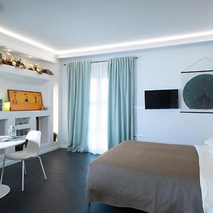 Deluxe Studio