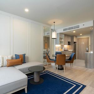 One-Bedroom King Suite