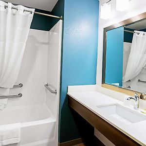 Queen Room Mobility accessible