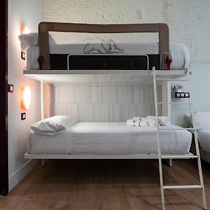 Sextuple Room