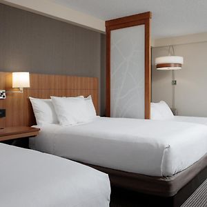 Upper Floors Queen Room