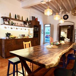 Gosolo Stays Bandra Hostel