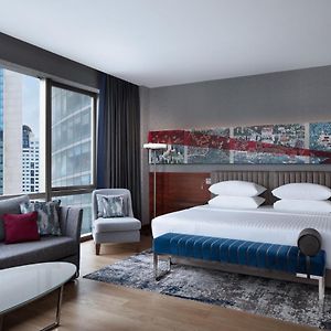 Deluxe Corner Room