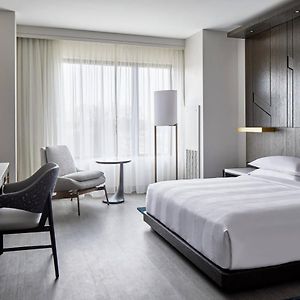 King Room Mobility or hearing accessible