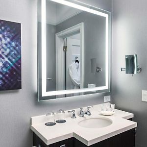 Landmark Queen Room